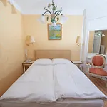 La Prairie Hotel 4*
