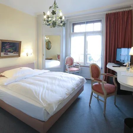 La Prairie Hotell 4*