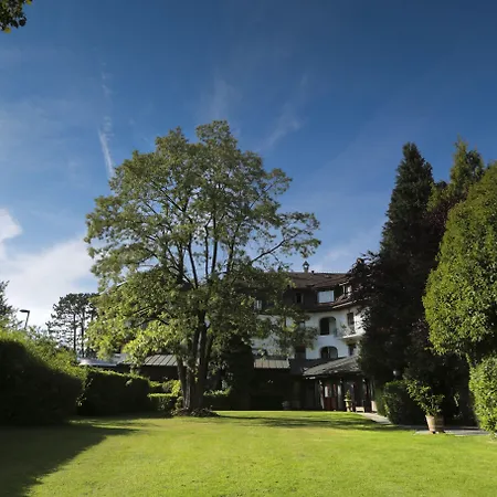 La Prairie Hotell 4*