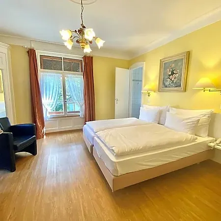 La Prairie Hotell 4*