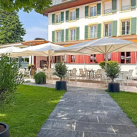 La Prairie Hotell 4*