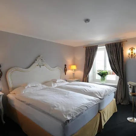 La Prairie Hotel
