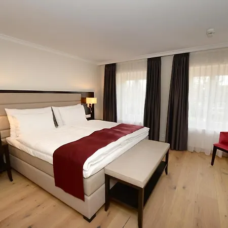 酒店 La Prairie 4*